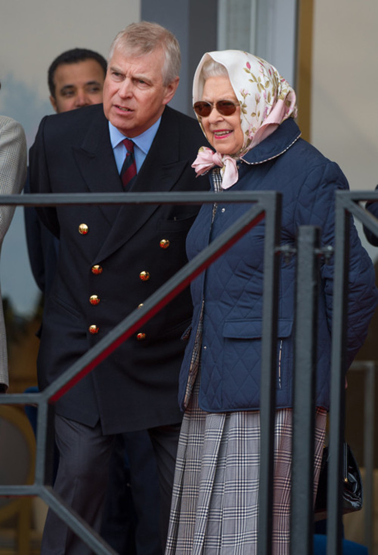 Daha Kraliçe hayattayken taht savaşı yaşanmış: Charles kral olmasın diye...