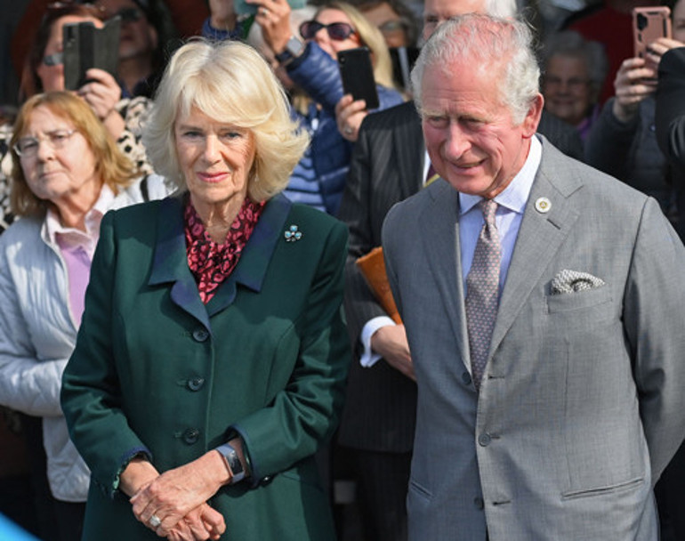 Daha Kraliçe hayattayken taht savaşı yaşanmış: Charles kral olmasın diye...