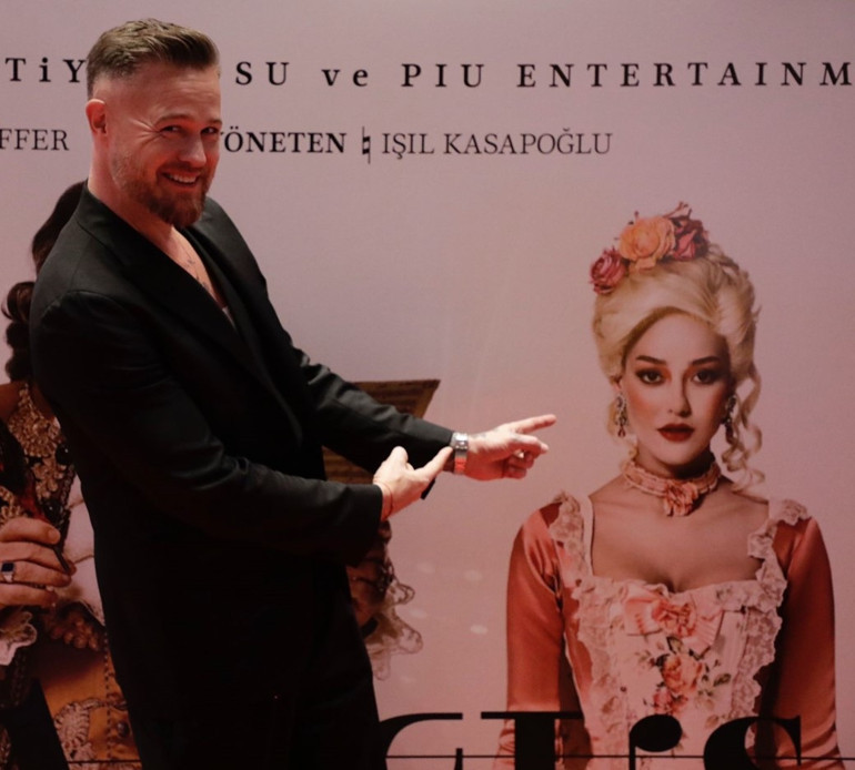 “Amadeus”un İlk oyuna ünlü yağmuru