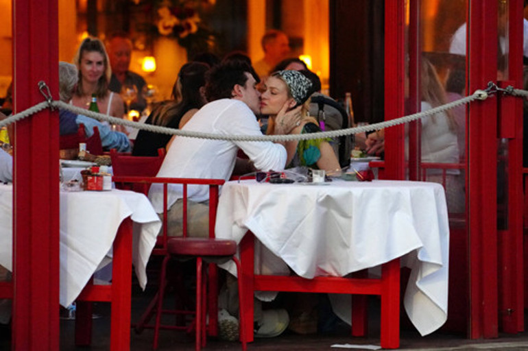 O benim önceliğim... Karımı mutsuz görmeye asla dayanamam