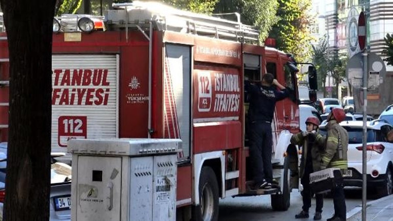 Avcılarda klozete düşen yavru kedi kurtarıldı