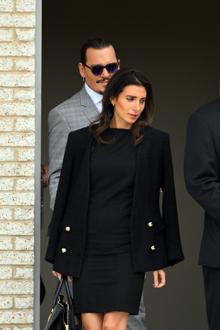 Mahkeme salonlarından çıkmıyordu: Sonunda avukat sevgili buldu... İşte Johnny Deppin yeni aşkı