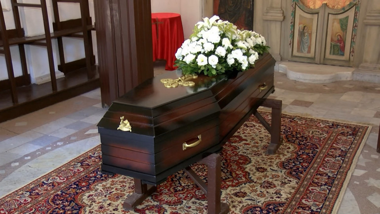 Öğretmeye bedeniyle devam etti