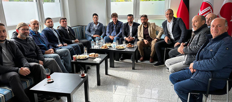 Menderes Türel’e Nürnberg’de yoğun ilgi