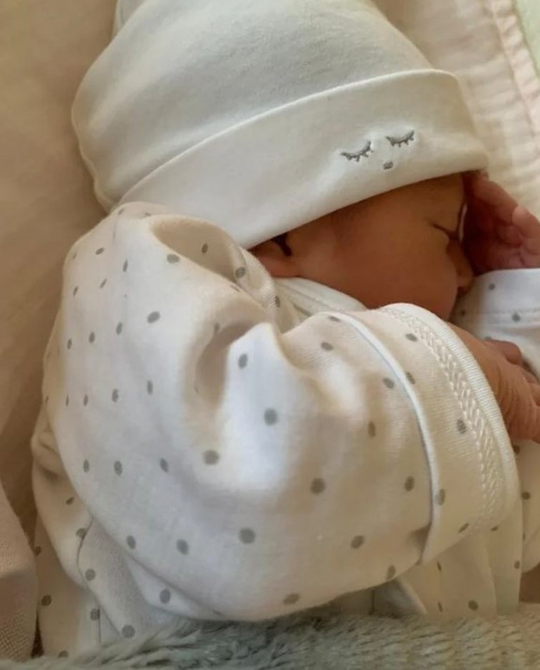 Doğum sonrası ilk fotoğraf... 4 Kasım 2025... Hoş geldin oğlum