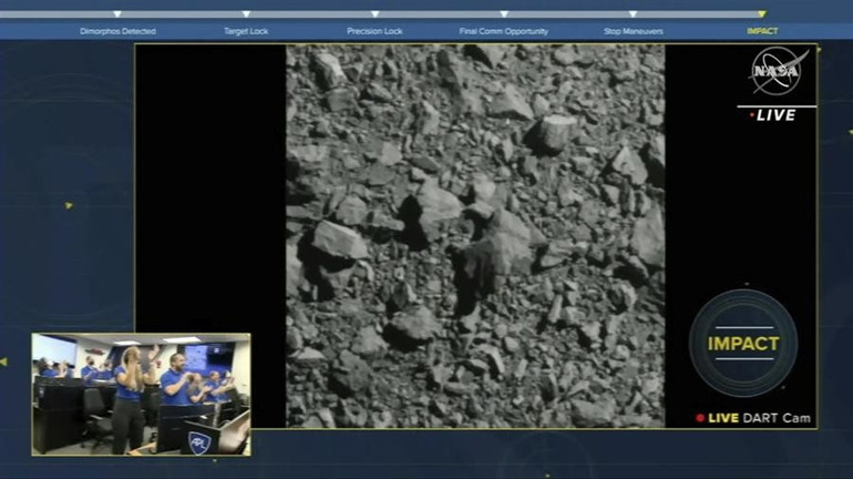 NASA Dünyayı kurtarmak için ilk adımı attı... DART misyonu hedefi 12den vurdu