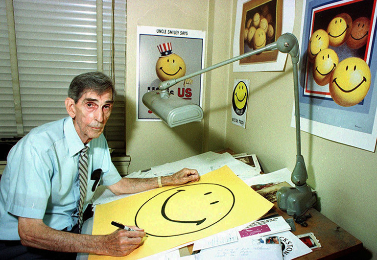 50 yıl ve 500 milyon dolar... Hepimizin hayatındaki o gülen yüzün arkasındaki dev şirket