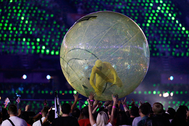 50 yıl ve 500 milyon dolar... Hepimizin hayatındaki o gülen yüzün arkasındaki dev şirket