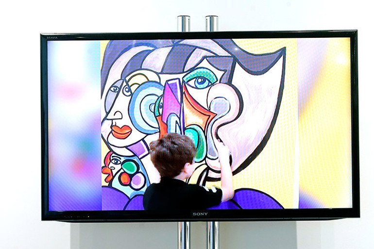 Henüz 10 yaşında ve yaptığı tablolar yüz binlerce dolara satılıyor Bazen büyükler olayı anlamıyor