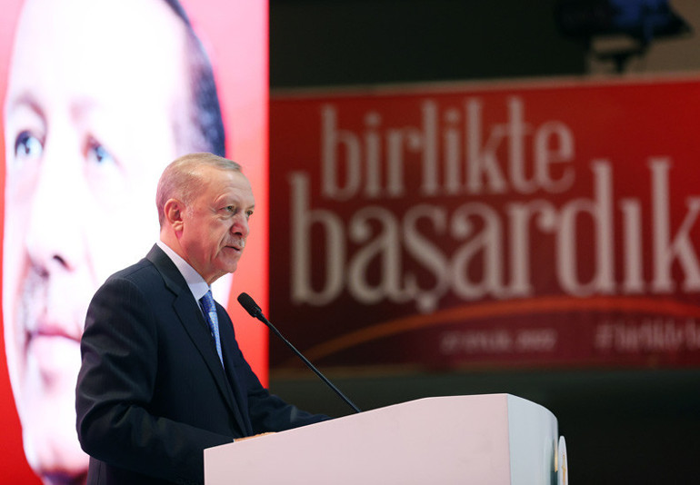 Mersindeki terör saldırısı... Cumhurbaşkanı Erdoğan: İki kadın teröristi batıl davanız için feda ettiniz