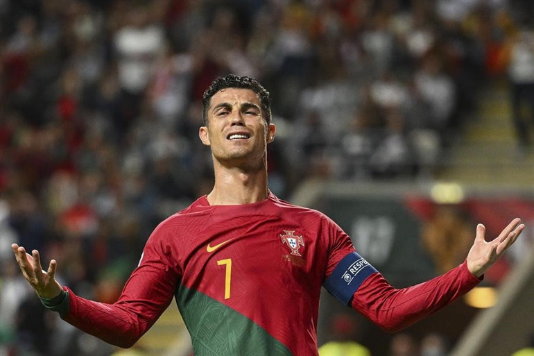UEFA Uluslar Liginde geceye damga vuran maç Cristiano Ronaldo yıkıldı, Vedat Muriqi şov yaptı...