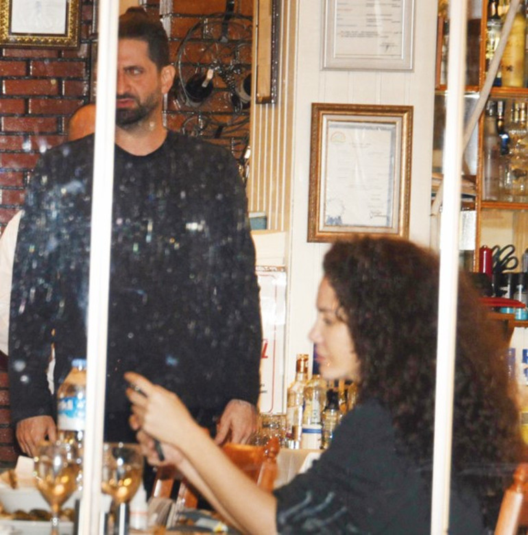 Sabri Sarıoğlunun eşi Yağmur Sarıoğlu Bebek’in tozunu attırdı