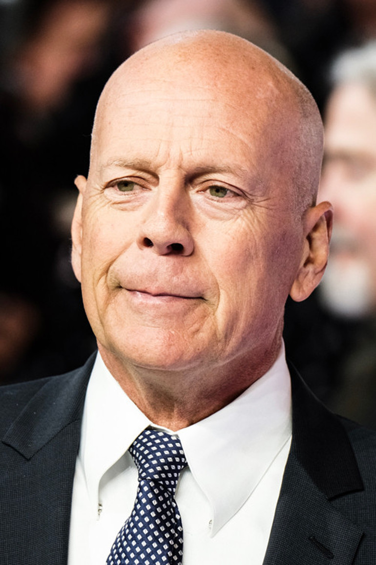 Bruce Willis sinema tarihine geçti: Hastalığı yüzünden emekli olmuştu, kariyerini böyle sürdürecek