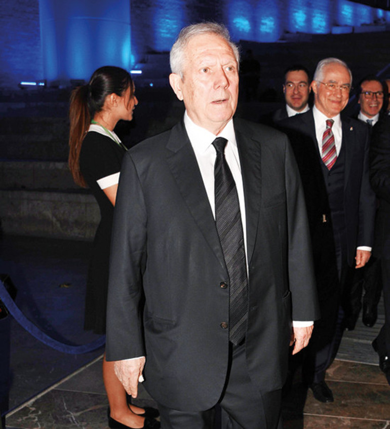 25. yıla özel kutlama