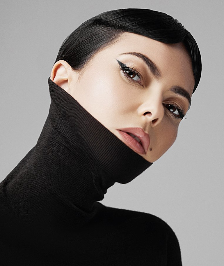 ‘Sahnede sadece aşka ve mutluluğa yer var’