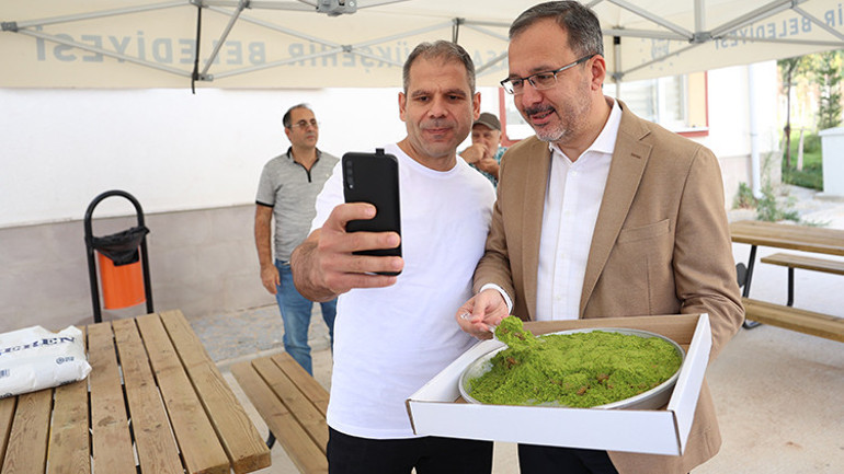 Bakan Kasapoğlundan öğrenci ve ailelerine sürpriz... Gözünüz arkada kalmasın, çocuklarınız bizlere emanet