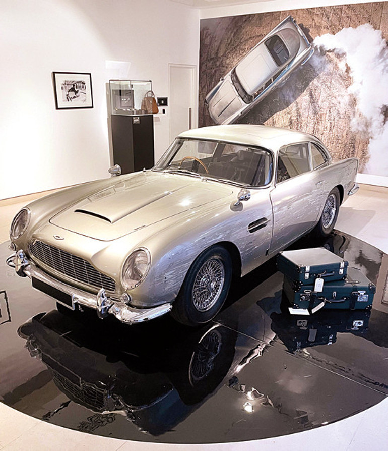 James Bond’un otomobiline rekor teklif