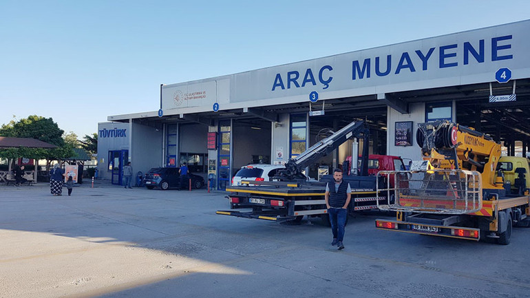 Ne zaman devrilir diye bekliyoruz