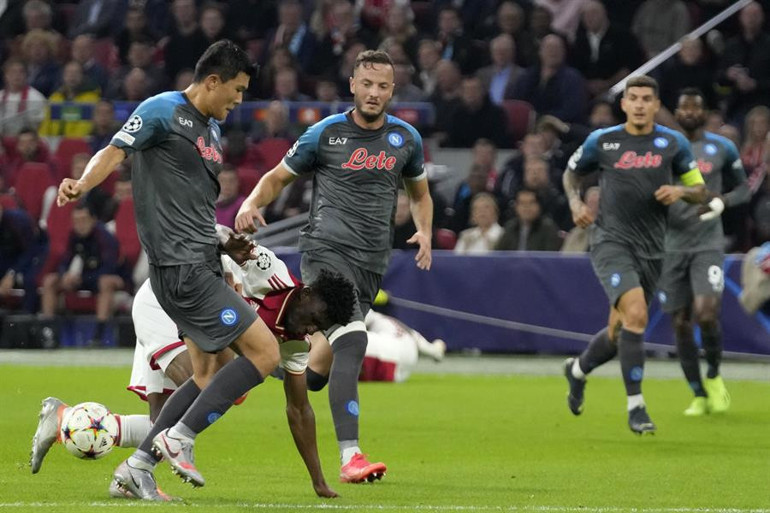 Son Dakika: UEFA Şampiyonlar Liginde Hakan Çalhanoğlu ve Kim Min Jaenin gecesi Biri şov yaptı, diğeri kahraman oldu...