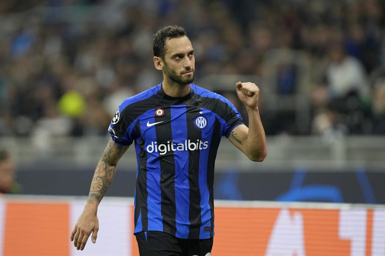 Son Dakika: UEFA Şampiyonlar Liginde Hakan Çalhanoğlu ve Kim Min Jaenin gecesi Biri şov yaptı, diğeri kahraman oldu...