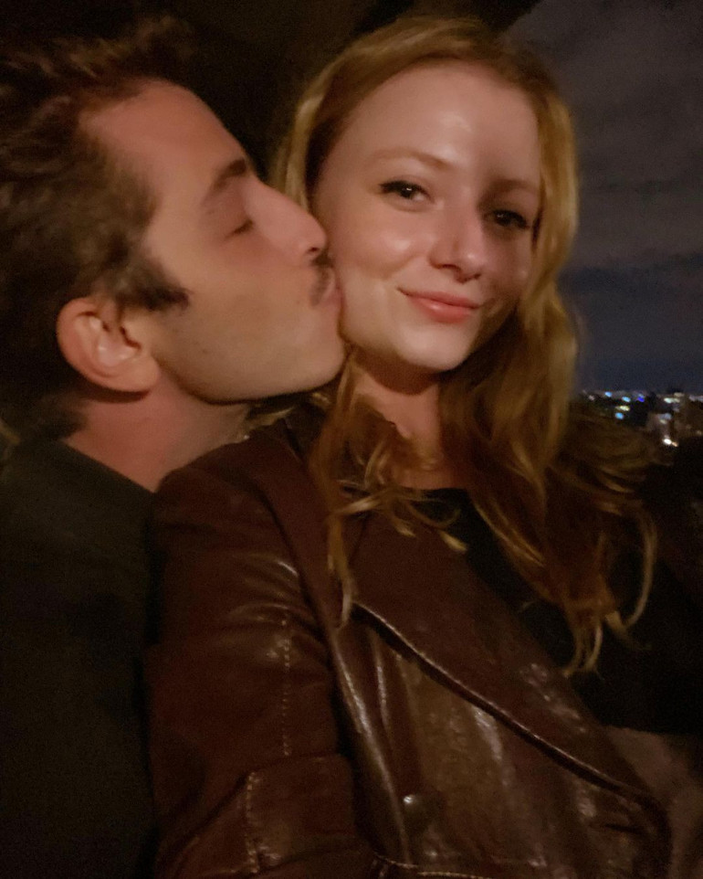 Survivor Batuhan aşkı buldu Sevgiliden özel poz...