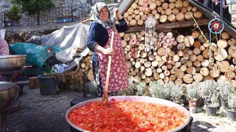 Romandan çıkıp yeniden kanat çırpan o çalıkuşu