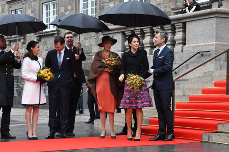 Eşinin benzerliği dedikodu malzemesi oluyordu: Bizim ilişkimiz karmaşık...