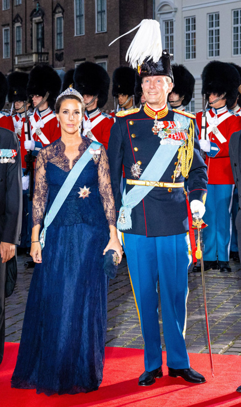 Eşinin benzerliği dedikodu malzemesi oluyordu: Bizim ilişkimiz karmaşık...