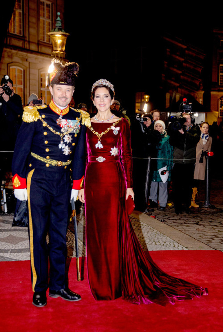 Eşinin benzerliği dedikodu malzemesi oluyordu: Bizim ilişkimiz karmaşık...