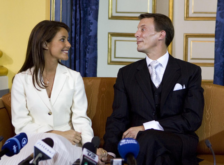 Eşinin benzerliği dedikodu malzemesi oluyordu: Bizim ilişkimiz karmaşık...