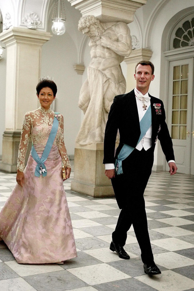 Eşinin benzerliği dedikodu malzemesi oluyordu: Bizim ilişkimiz karmaşık...