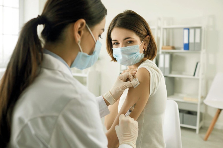 Covid-19 aşısı bulaşmaya karşı test edilmedi mi