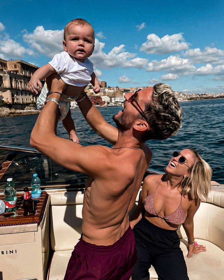 Galatasarayın yıldızı Dries Mertens ve eşi Katrin Kerkhofstan samimi açıklamalar İstanbul, Galatasaray, Türk yemekleri, şampiyonluk...