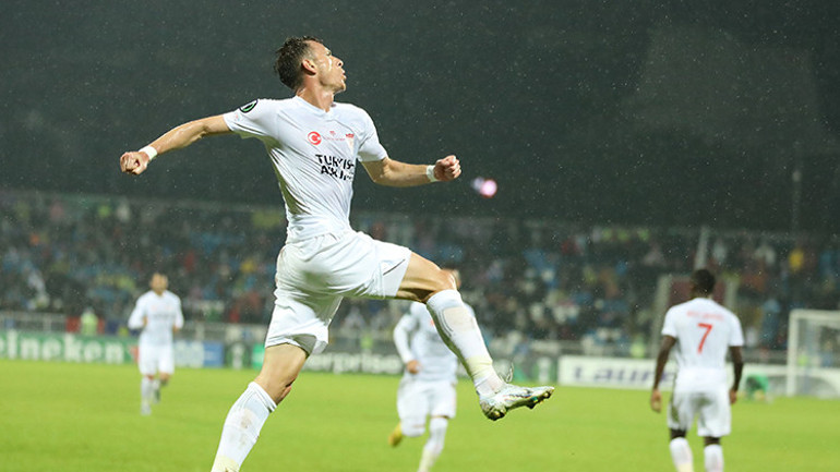 Avrupada zafer gecesi Türk futbolunda bir ilk... Fenerbahçe, Trabzonspor, Başakşehir ve Sivasspor kazandı, ülke puanı tırmandı
