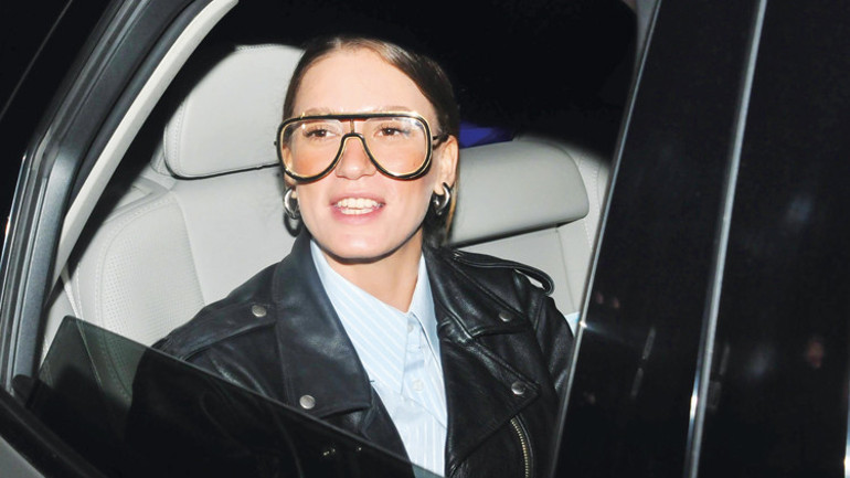 Serenay Sarıkayadan o soruya yanıt yok