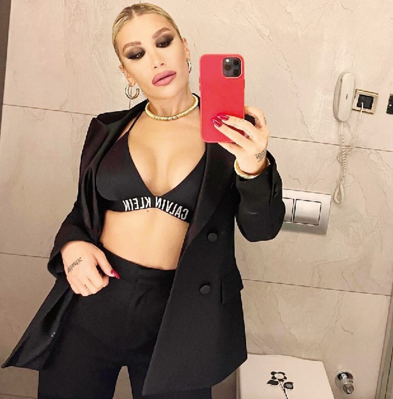 Serenay Sarıkayadan o soruya yanıt yok