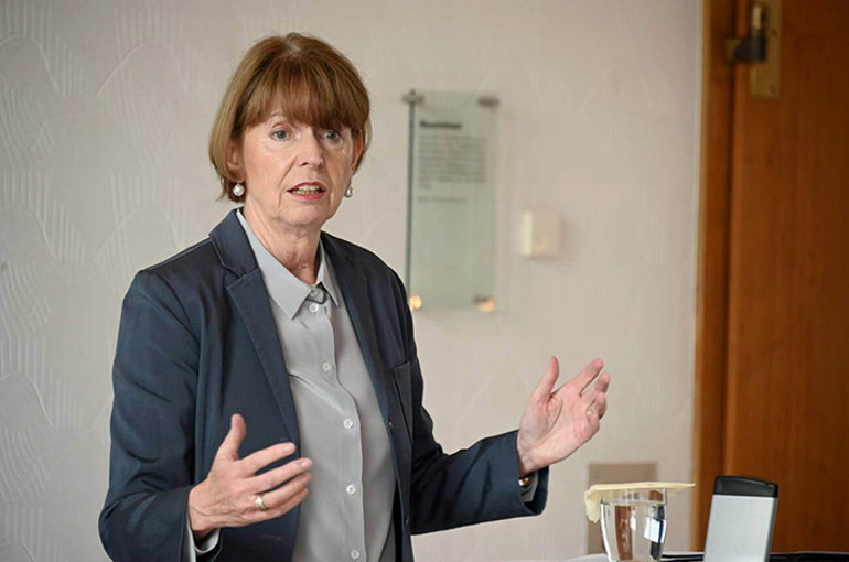 Köln’de hoparlörden ilk ezan sevinci