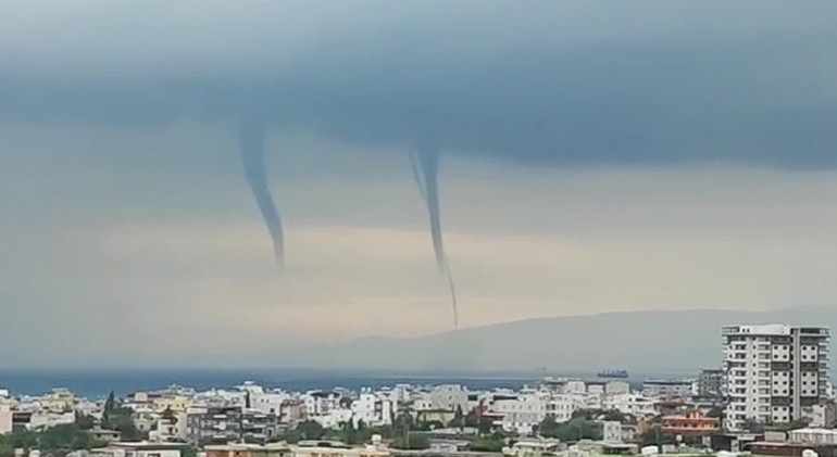 İskenderun Körfezinde aynı anda 3 hortum oluştu