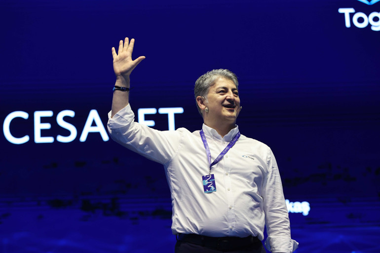 Zirve 23 başladı... Selçuk Bayraktar: Hayatta ne yaptığınızdan çok neden yaptığınıza odaklanın