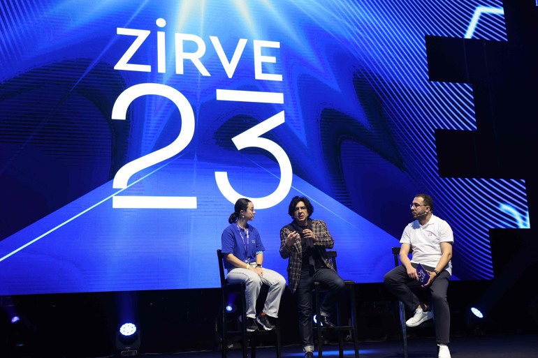 Zirve 23 başladı... Selçuk Bayraktar: Hayatta ne yaptığınızdan çok neden yaptığınıza odaklanın