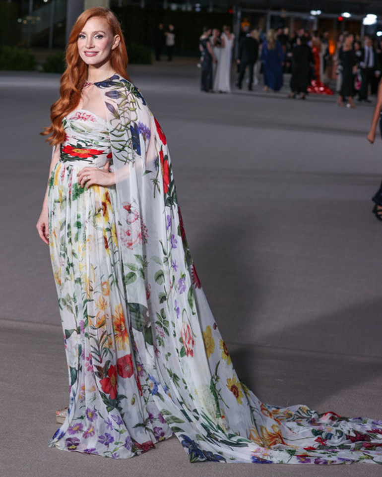 Eski sevgilisi ile yeni eşi sarmaş dolaş: Hayranlarını şoke eden görüntü