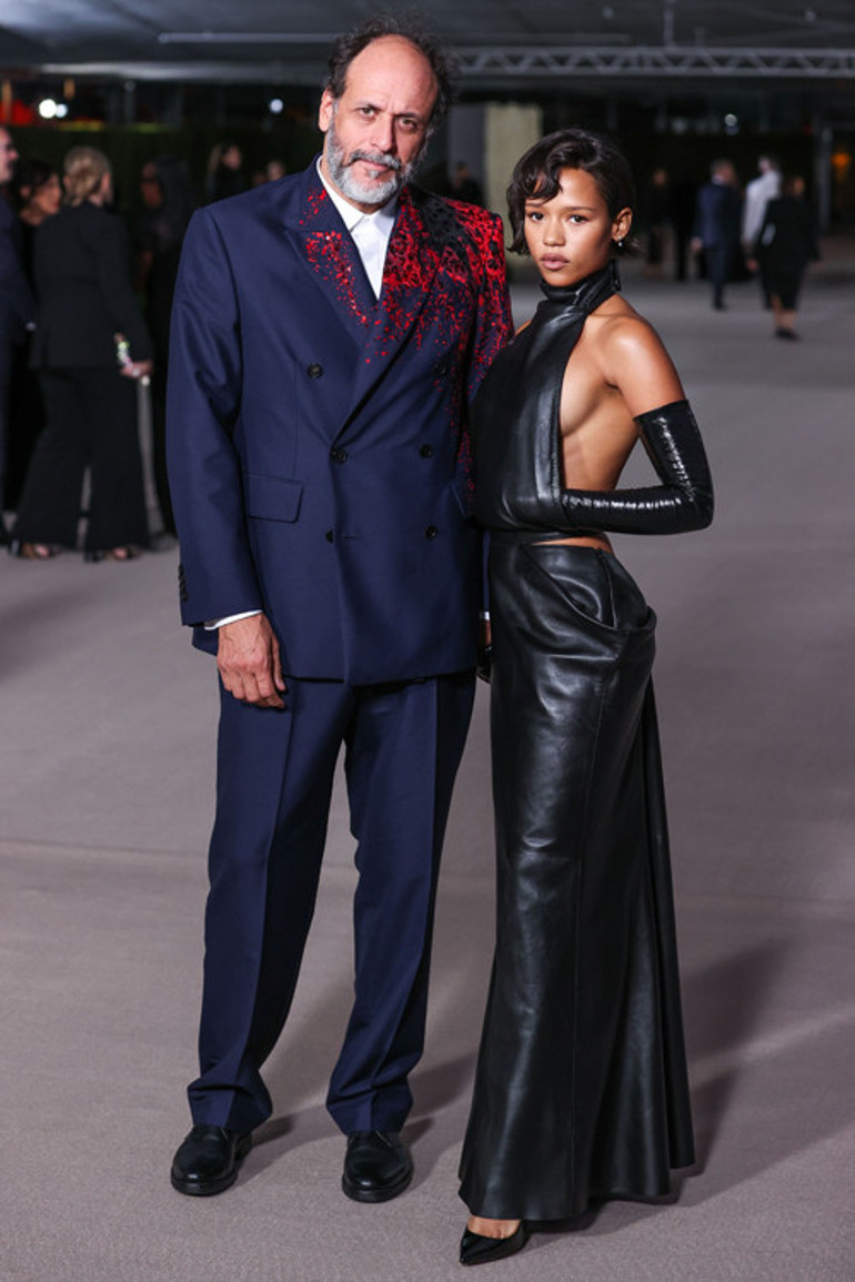 Eski sevgilisi ile yeni eşi sarmaş dolaş: Hayranlarını şoke eden görüntü