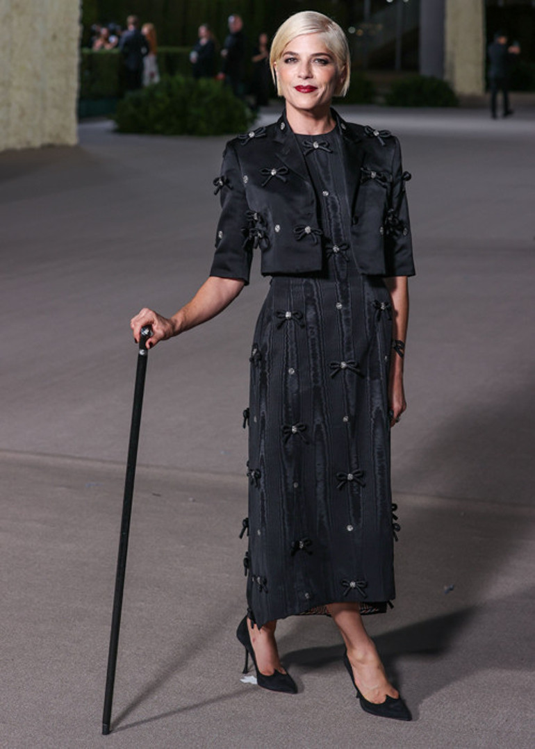 Eski sevgilisi ile yeni eşi sarmaş dolaş: Hayranlarını şoke eden görüntü