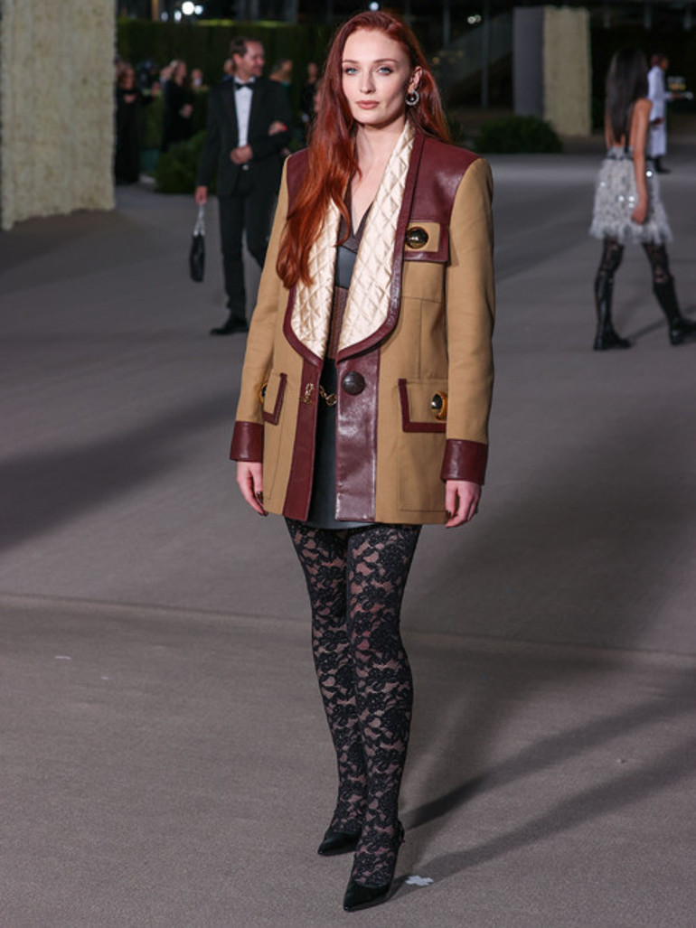 Eski sevgilisi ile yeni eşi sarmaş dolaş: Hayranlarını şoke eden görüntü