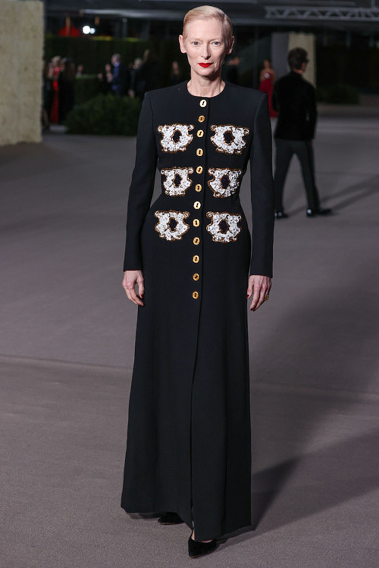 Eski sevgilisi ile yeni eşi sarmaş dolaş: Hayranlarını şoke eden görüntü