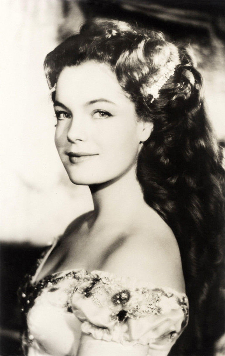 Dianadan yıllar önce o vardı: Keskin törpü, incecik belini saran korseyi geçti ve kalbine saplandı