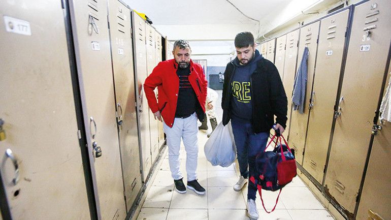 Ağabeyin en zor anı... Eşyaları yakınlarına teslim edildi