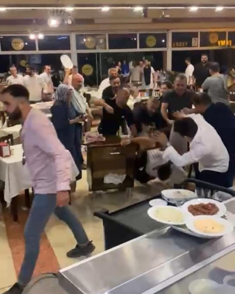 İstek şarkı kavgasında kafasında sandalye kırdılar