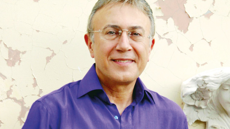 Eurovision’un sesi Bülend Özverene veda