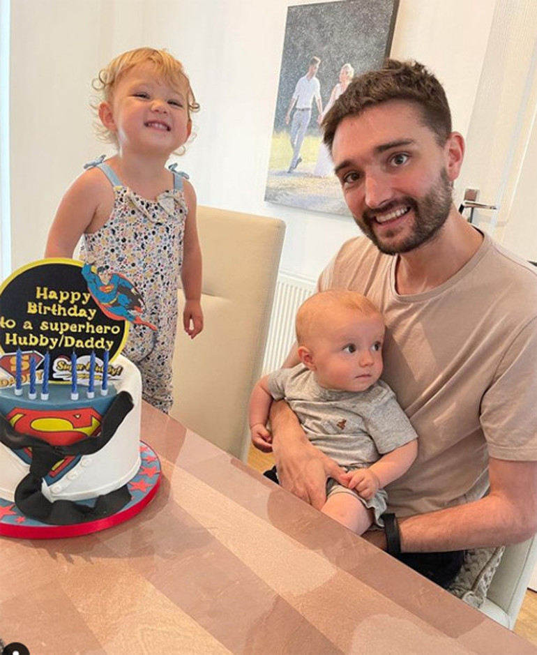 Genç yaşta ölen şarkıcının oğluna boynu bükük doğum günü: Babalarından mahrum büyüyecekler, üzülüyorum